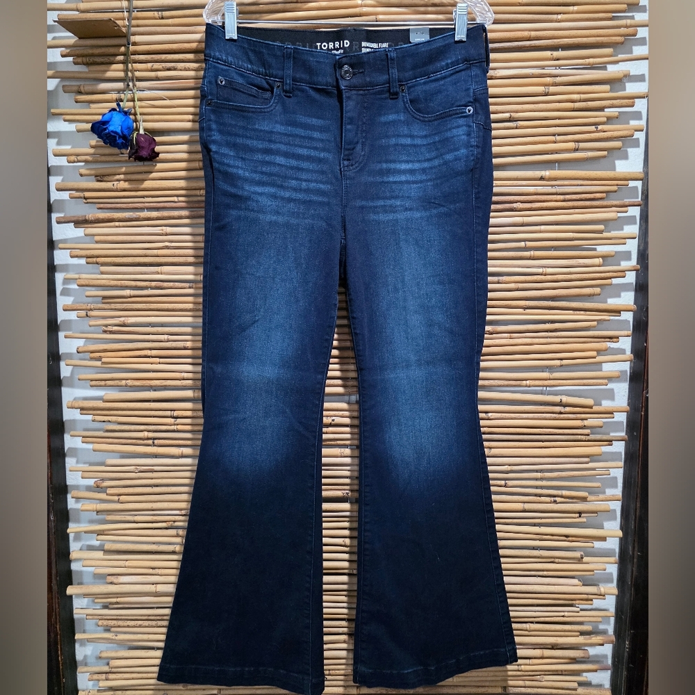 Torrid Bombshell High Rise Dark Blue Flare Jeans 12 Short Soft &Comfy 29" Inseam